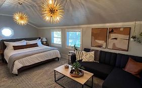 Private Townhouse Downtown 1Bed 1Bath